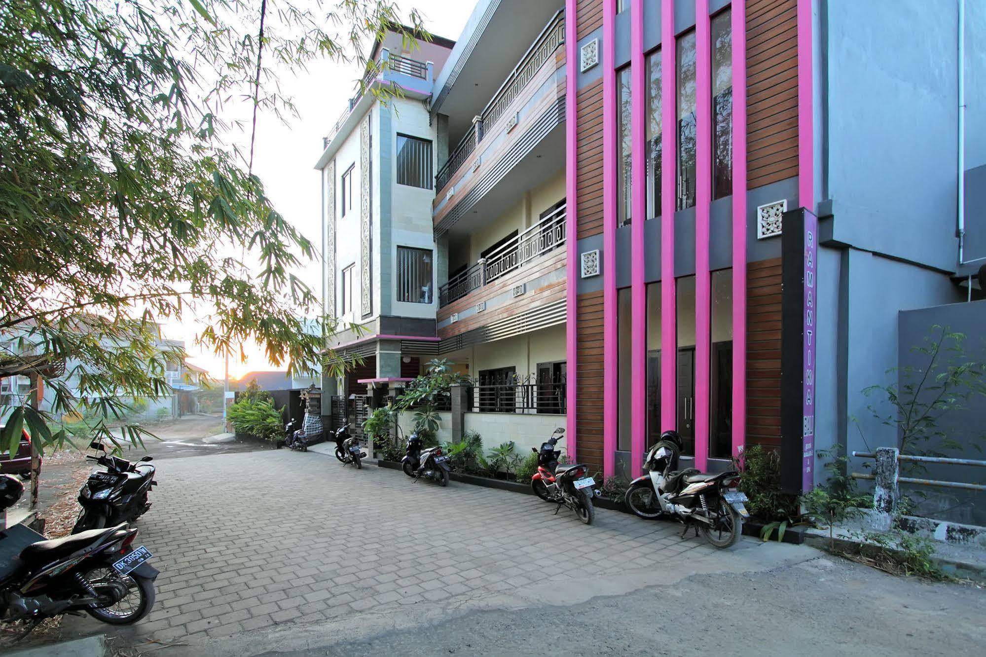 Hotel Ramantika Bali House Jimbaran Exterior foto
